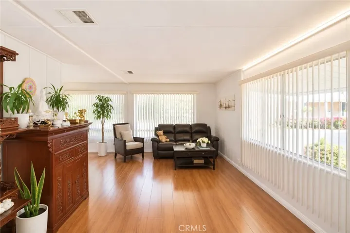 10200 Bolsa Ave 111, Westminster, California 92683
