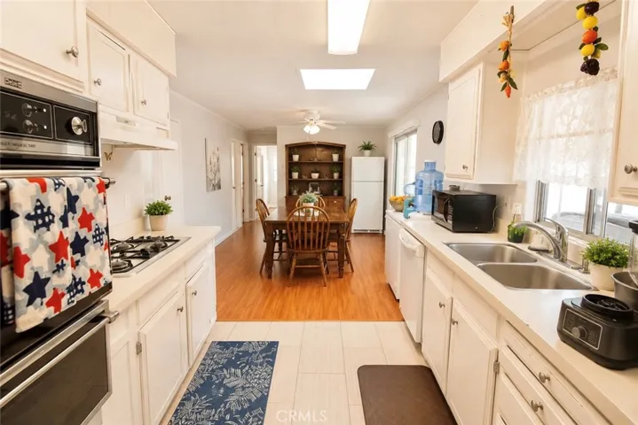 10200 Bolsa Ave 111, Westminster, California 92683
