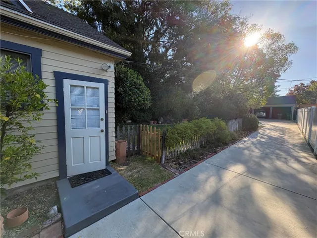 894 S Los Robles Avenue, Pasadena, California 91106