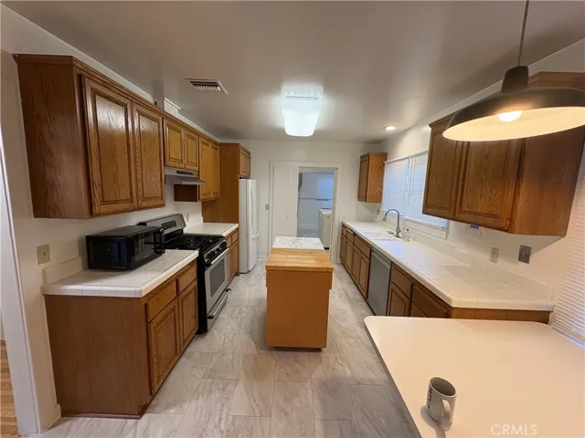 894 S Los Robles Avenue, Pasadena, California 91106