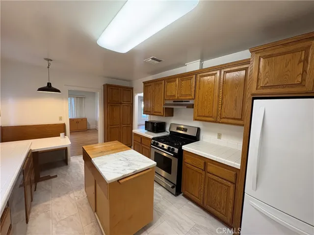 894 S Los Robles Avenue, Pasadena, California 91106