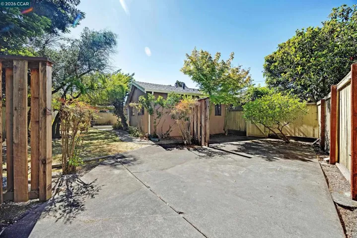 2324 Dolores Ct, Pinole, California 94564