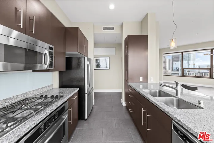 1100 Wilshire Boulevard 2411, Los Angeles, California 90017