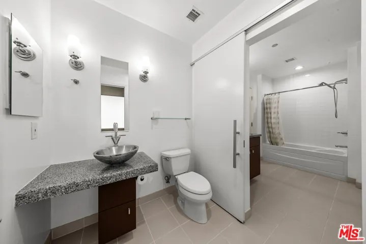 1100 Wilshire Boulevard 2411, Los Angeles, California 90017