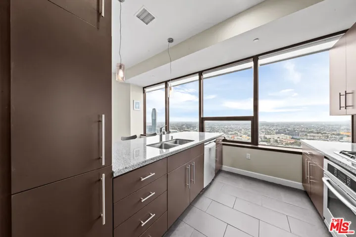 1100 Wilshire Boulevard 2411, Los Angeles, California 90017