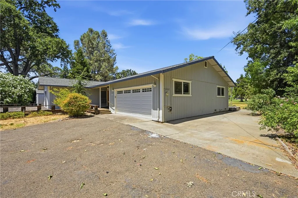 Extra parking along side the garage.