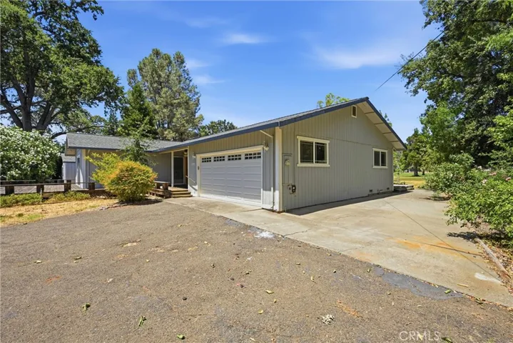 Extra parking along side the garage.