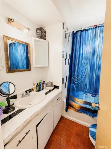 3255 E Avenue R, Los Angeles, California 93550