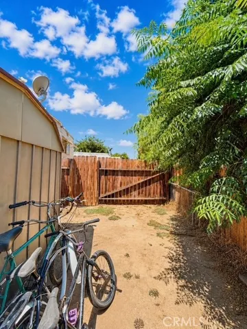 3255 E Avenue R, Los Angeles, California 93550