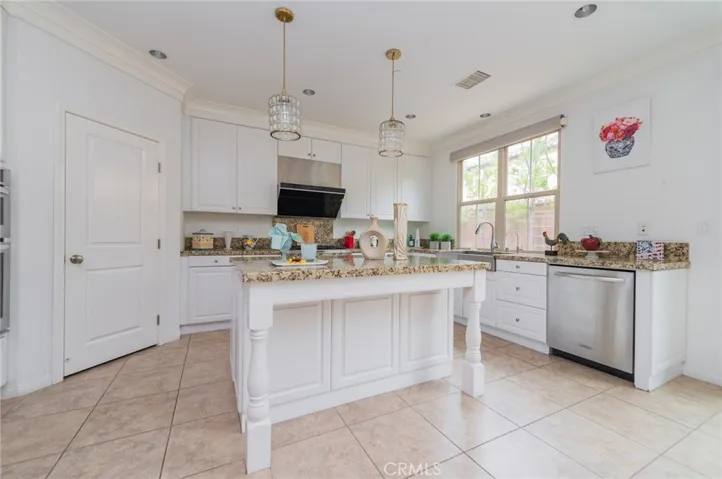 126 Saybrook, Irvine, California 92620