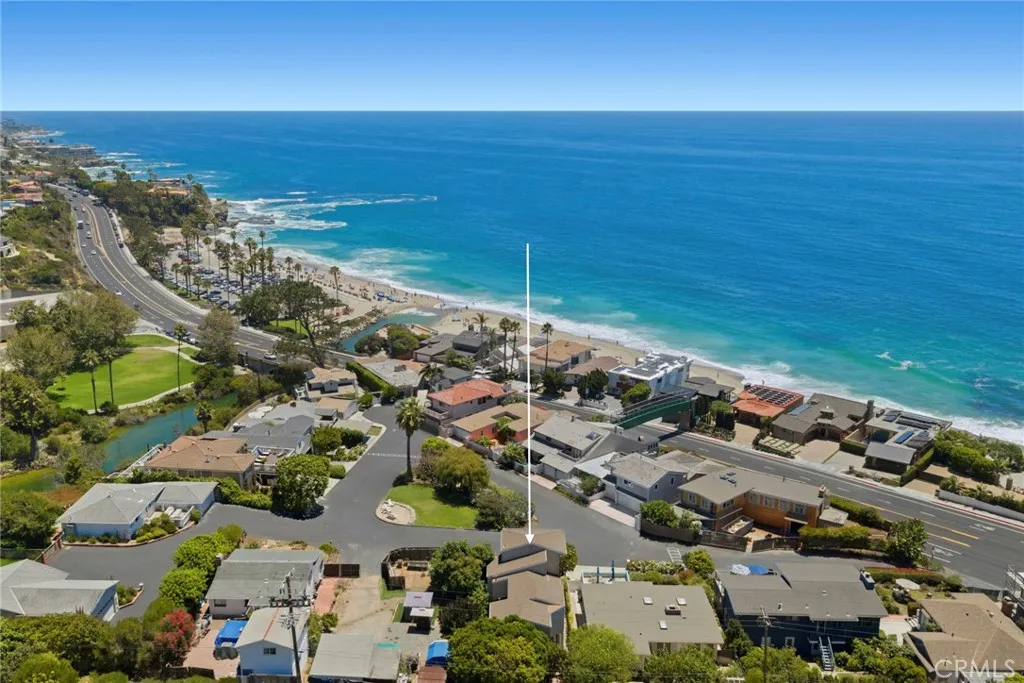 This rare offering invites the opportunity to create a truly exceptional coastal residence in one of Laguna Beach's most sought after settings.