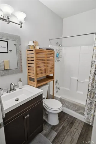 Full Guest Bathroom