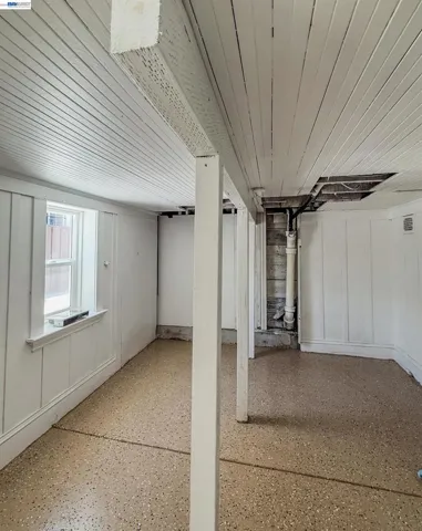 1043 E 18th Street, Oakland, California 94606