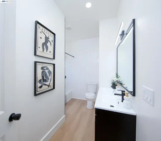 1043 E 18th Street, Oakland, California 94606