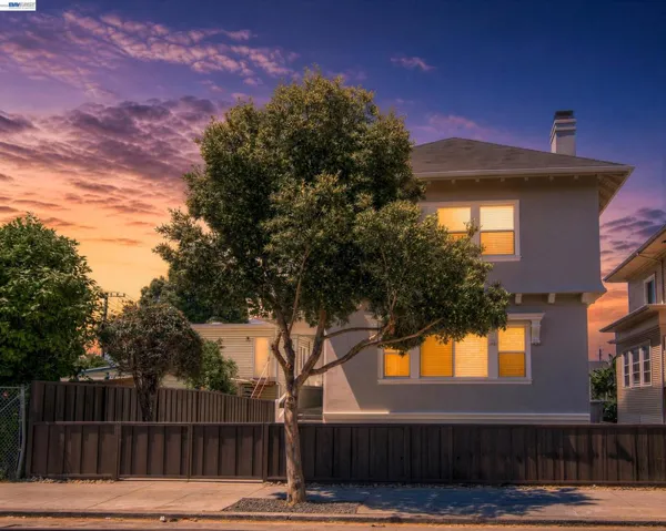 1043 E 18th Street, Oakland, California 94606