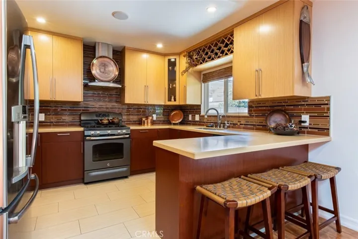 336 W Lexington Drive, Glendale, California 91203