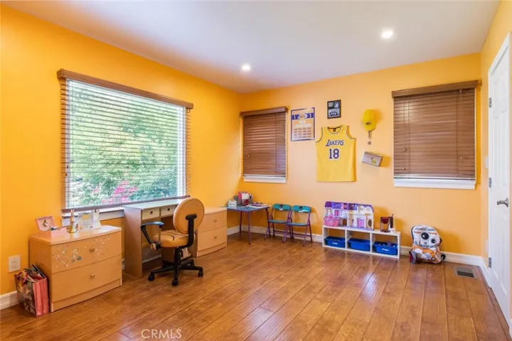 336 W Lexington Drive, Glendale, California 91203