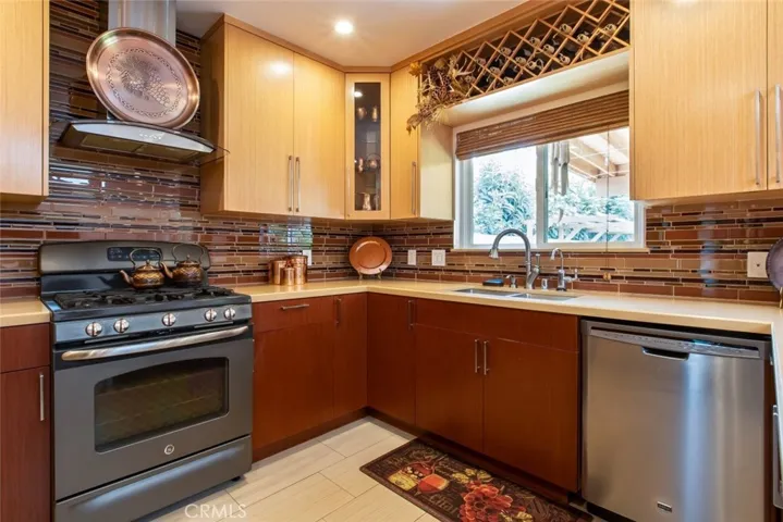 336 W Lexington Drive, Glendale, California 91203