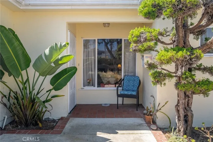 5876 W 75th, Los Angeles, California 90045