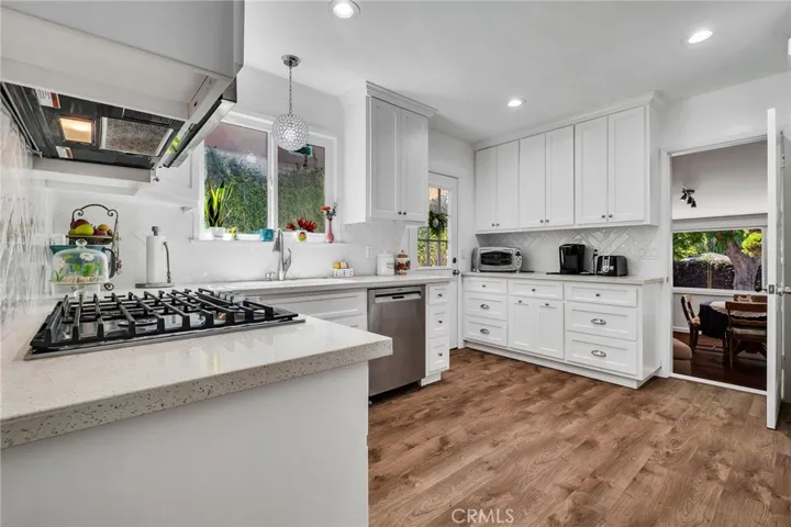 5876 W 75th, Los Angeles, California 90045