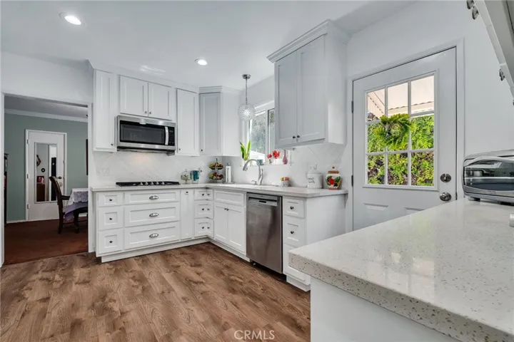 5876 W 75th, Los Angeles, California 90045
