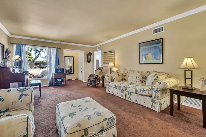 5876 W 75th, Los Angeles, California 90045