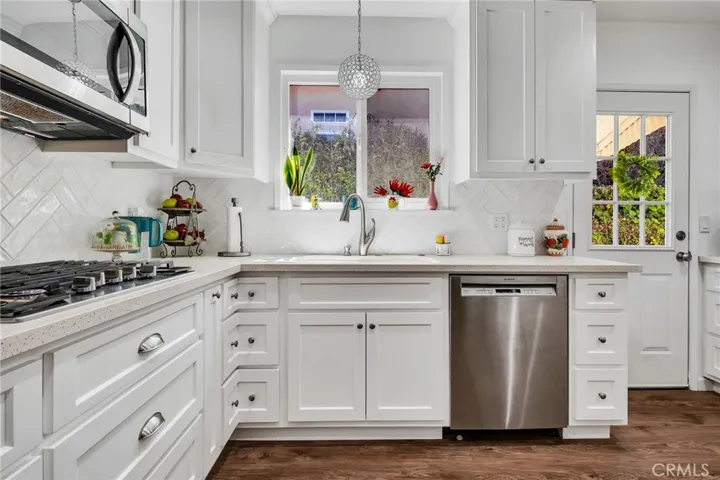 5876 W 75th, Los Angeles, California 90045