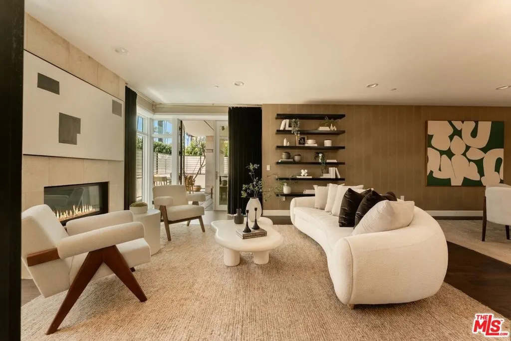 447 N Doheny Dr