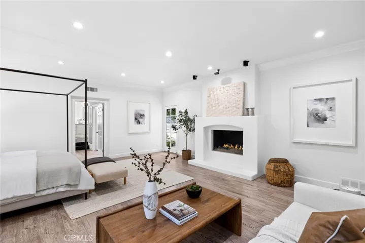 1998 Port Edward Circle, Newport Beach, California 92660