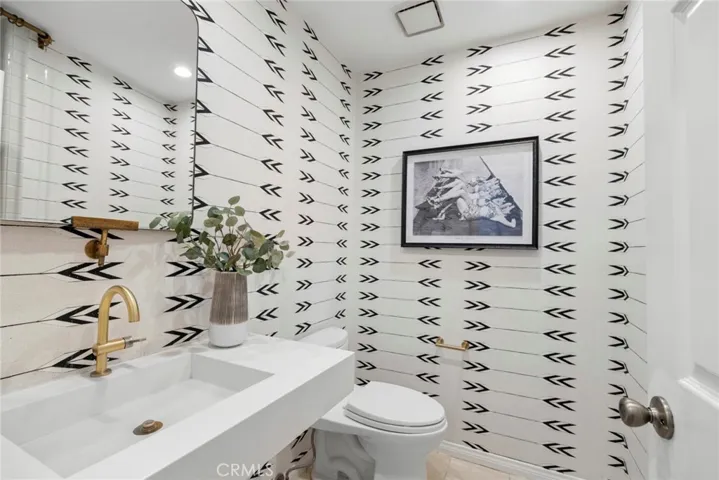 1998 Port Edward Circle, Newport Beach, California 92660