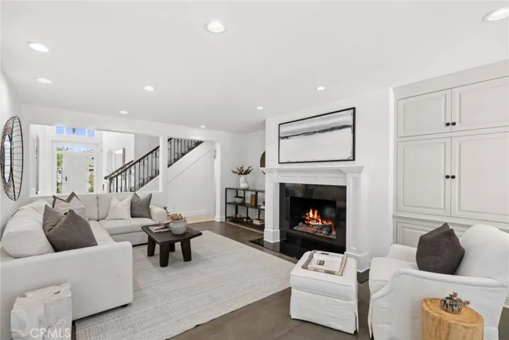 1998 Port Edward Circle, Newport Beach, California 92660
