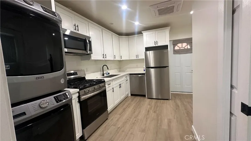 7905 White Oak, Reseda, California 91335