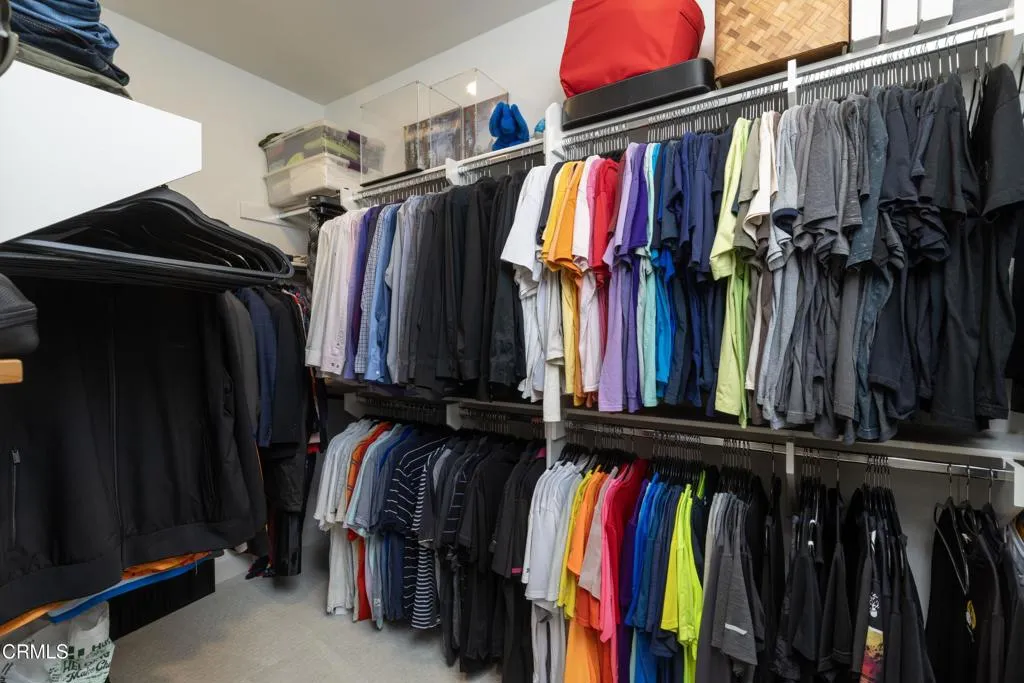 43_closet_2