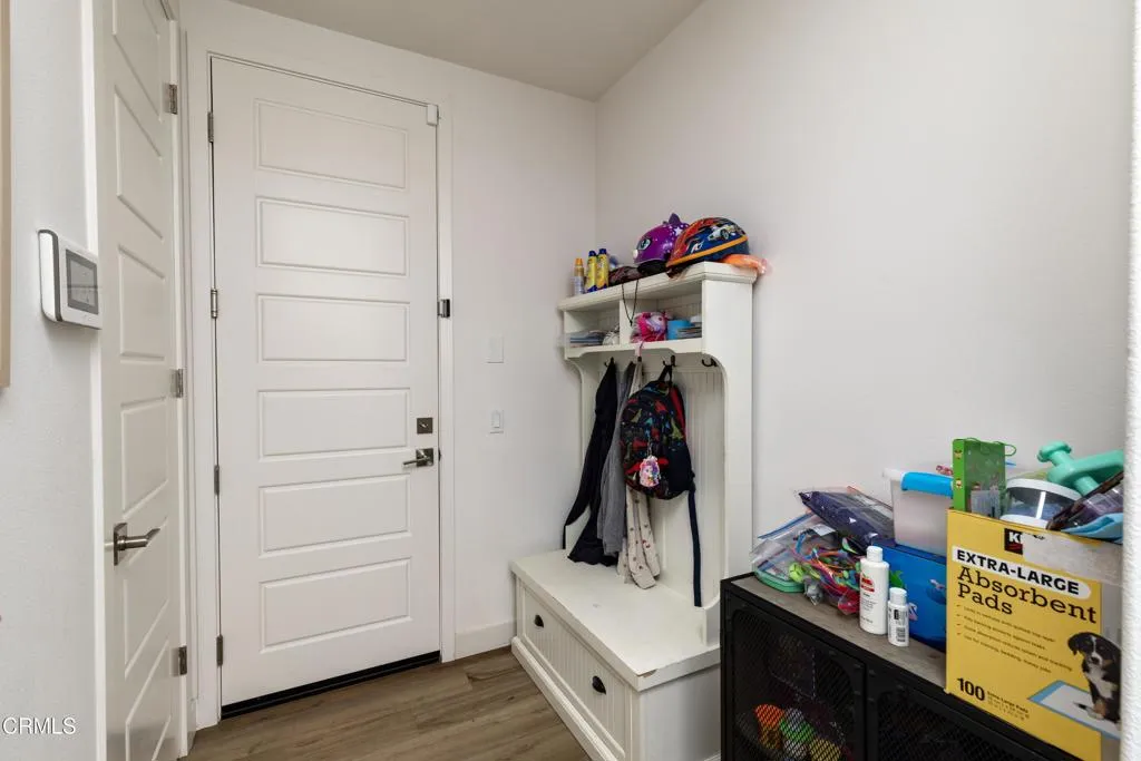 09_entryway_1