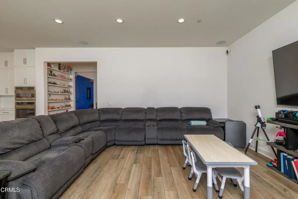 15_living_room_3