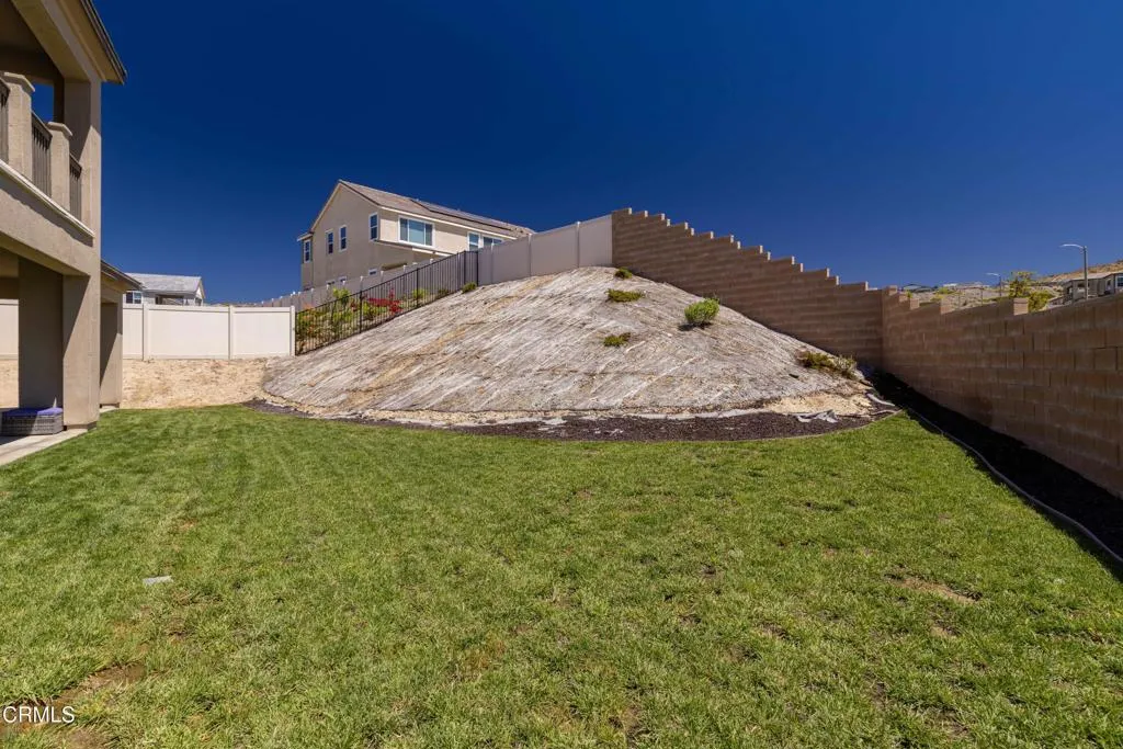 48_back_exterior_5