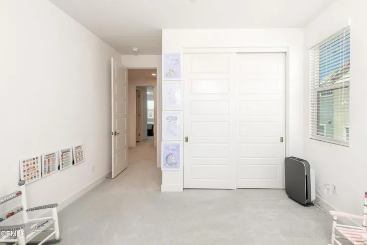 29_bedroom