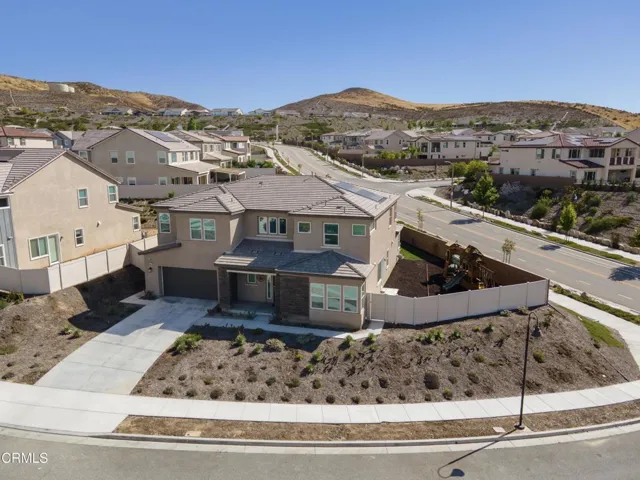 06_front_exterior_5