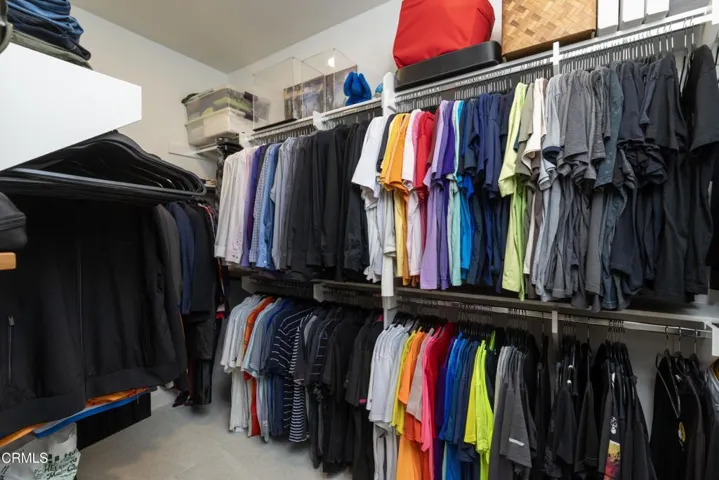 43_closet_2