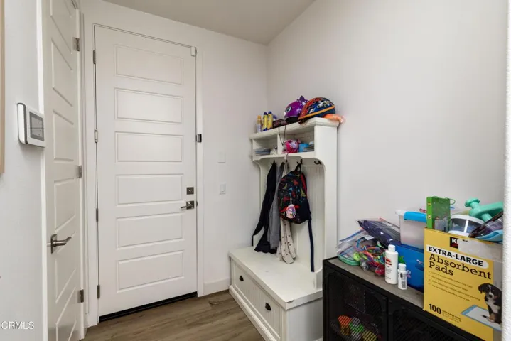 09_entryway_1