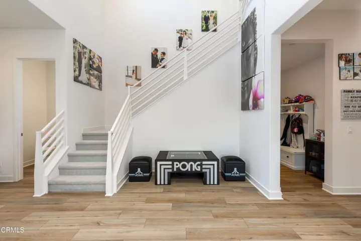 10_entryway_2