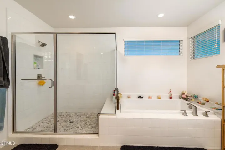 39_master_bathroom_2