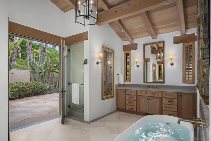 6002 Paseo Valencia, Rancho Santa Fe, California 92067