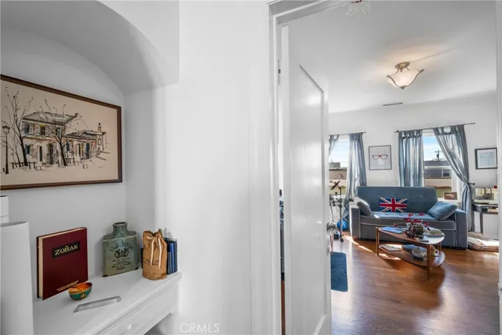 1245 S Hudson Avenue, Los Angeles, California 90019