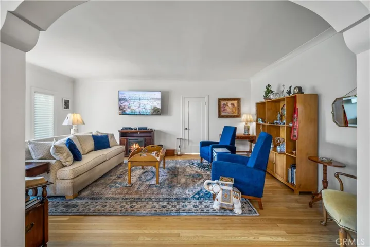 1245 S Hudson Avenue, Los Angeles, California 90019