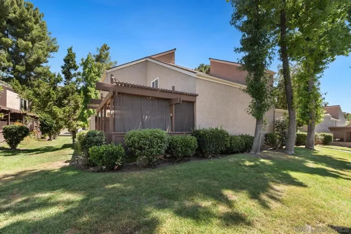 23952 Green Haven, Ramona, California 92065