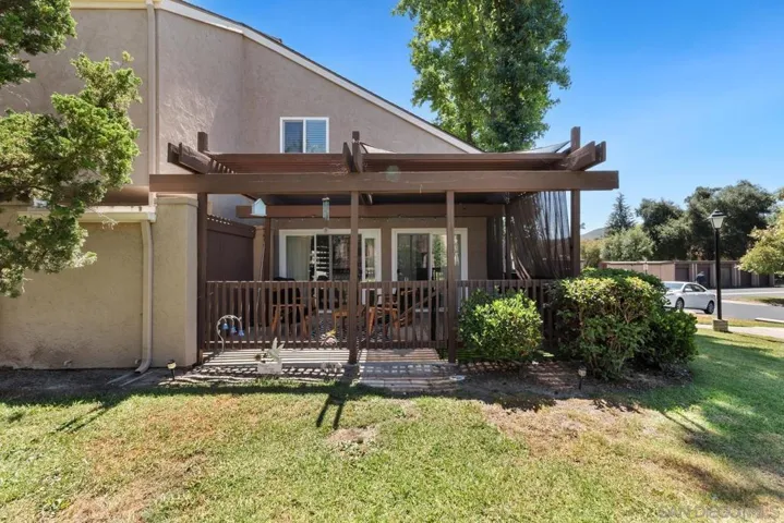 23952 Green Haven, Ramona, California 92065