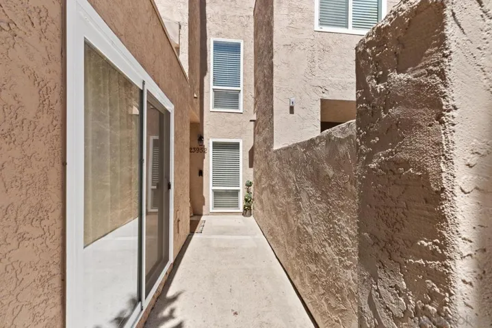 23952 Green Haven, Ramona, California 92065