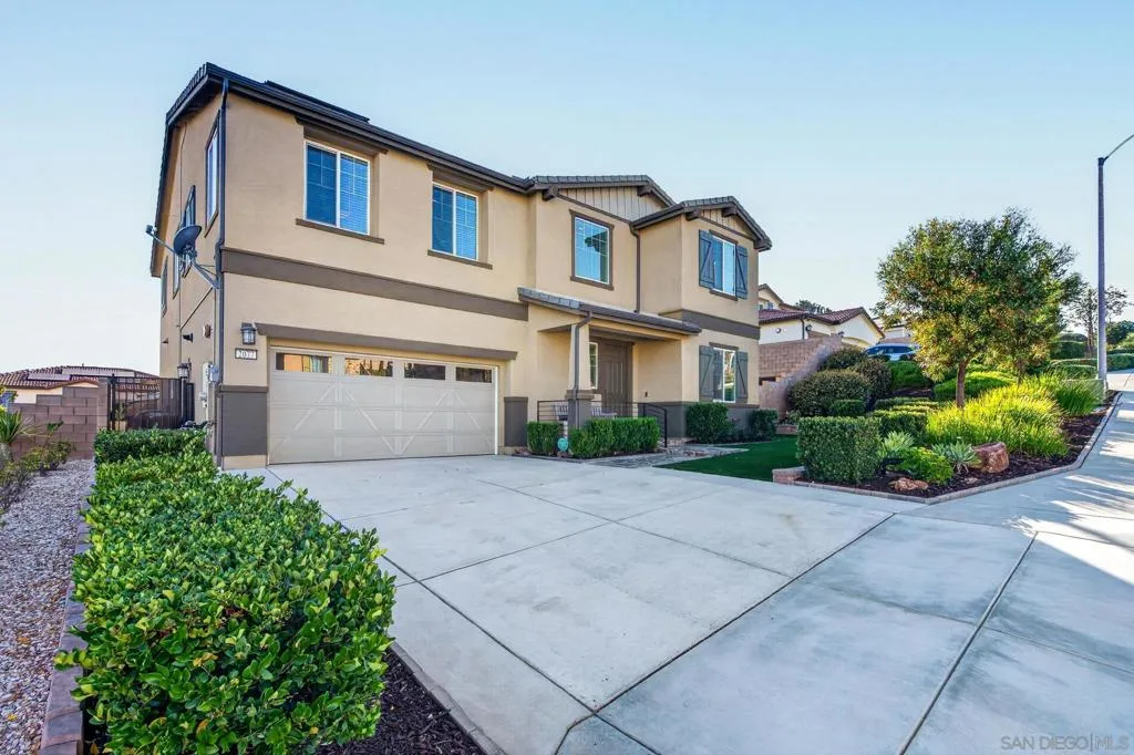 2077 Del Rincon Place, Escondido, California 92026 — photo 5