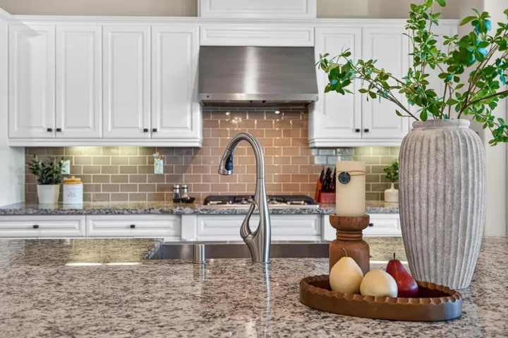 2077 Del Rincon Place, Escondido, California 92026